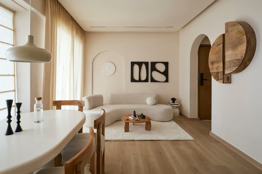 Warm Minimal interior — Quiet and plain